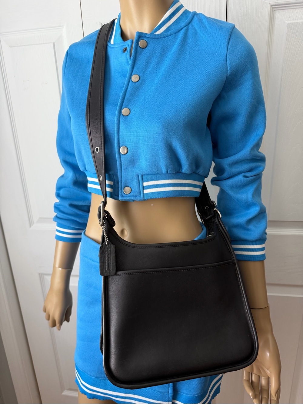 COACH VINTAGE Classic Black Leather Crossbody Bag - Picture 4 of 14